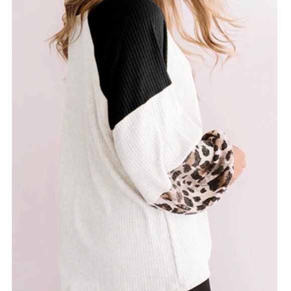Leopard Long Sleeve Waffle Knit Blouse - Picture 3 of 4
